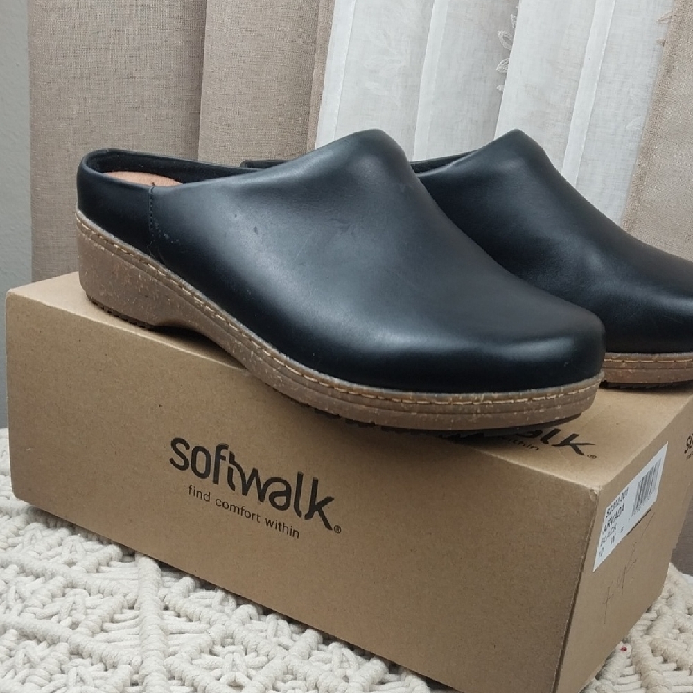 SoftWalk Women's Black Leather Clogs